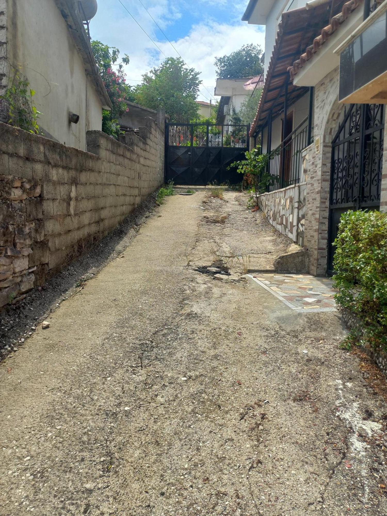 Aleko Guest House Gjirokastër Dış mekan fotoğraf